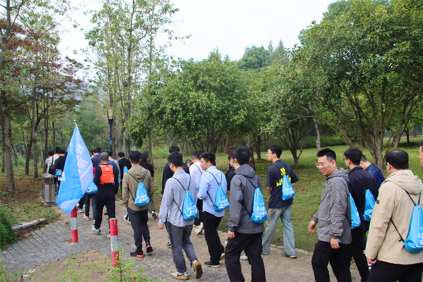 7fe8a697625d44438e77e34019553403